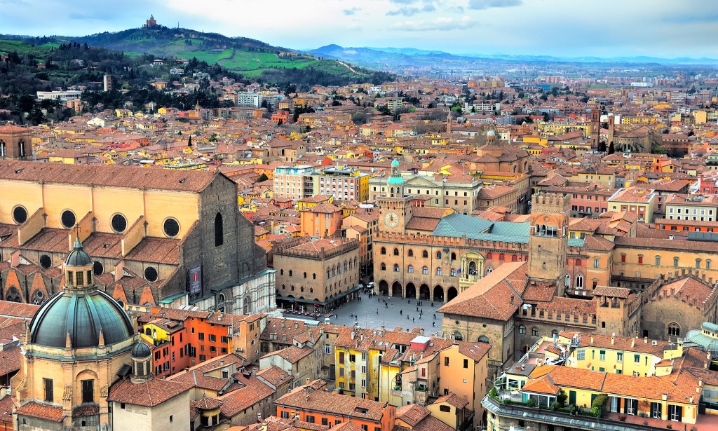 Italy, Bologna view from Asinelli tower.; Shutterstock ID 10390252; PO: Shutterstock; Job: Shutterstock Groupon global relicense 5000